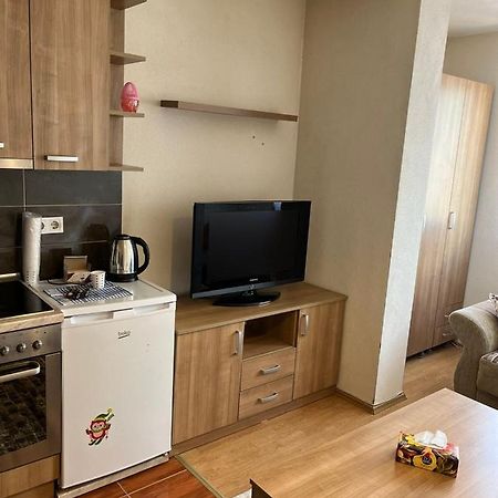 Centrum Apartments Prishtine Bagian luar foto