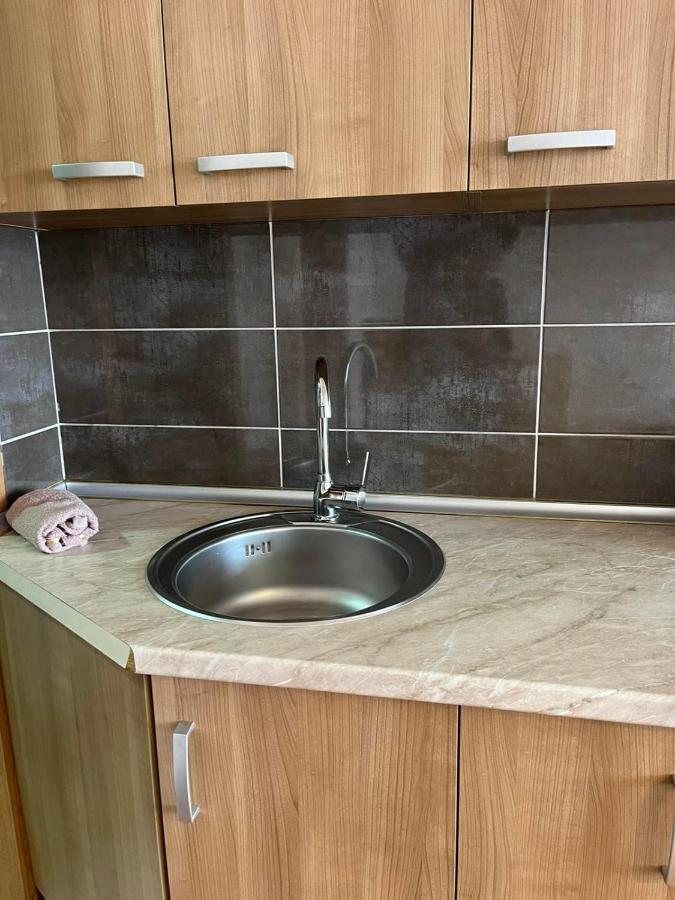 Centrum Apartments Prishtine Bagian luar foto